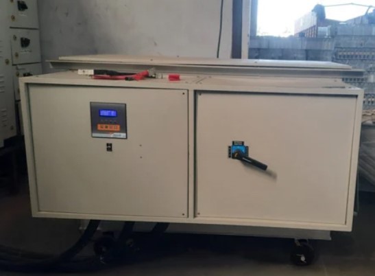 Three Phase Oil Cooled Servo Stabilizer – 3 Phase Automatic Voltage Regulator for Factory & Commercial Loads, Oil Cooled Design, Balanced Output, High Efficiency, Rugged Build